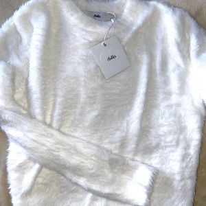 ADIKA soft white long sleeve 🤍🦢